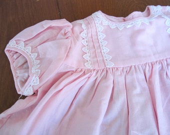 Vintage Baby Dress, 12-18 Months, Baby pink white lace hearts trim, Baby girl, vintage baby clothes