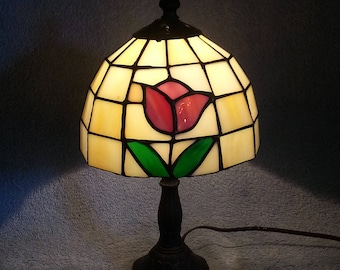 Stained Glass Lamp - Floral Theme - Accent Lamp