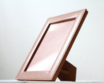 Pretty. French vintage frame 1950. French frame. French photo frame. French picture frame. French brown frame. Brown colour. French frame.
