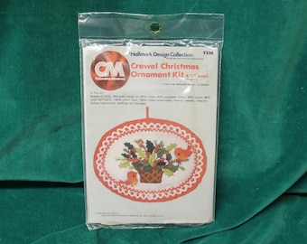 Columbia-Minerva Hallmark Crewel Christmas Ornament Kit "Basket of Holly" 7238 Vintage 1976 New & Unused makes 4.5" oval ornament