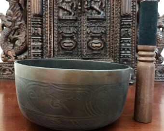 Singing bowl / meditation bowl..