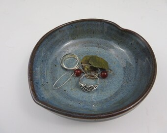 Heart ~ Pottery Dish ~ Ceramic Trinket Dish ~ Pottery Dish ~ Ring Holder ~ Jewelry Holder ~ Jewelry Dish ~ Prep Dish ~ Condiment Dish