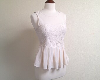 Vintage cremé peplum lace top sz S-M
