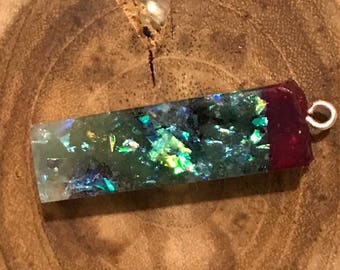 Emerald prism with burgundy stripe