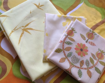 Twin sheet set in green and yellow, gold sheets, groovy sheets, percale, fitted sheet, flat sheet, and 2 pillowcases AS IS
