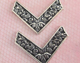 2 Silver Filigree Corner Findings 1329