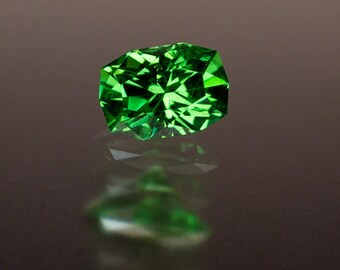 Brilliant green Tsavorite Garnet from Kenya