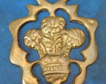Superb vintage HORSE BRASS Prince of Wales Three Feathers Design Made in England