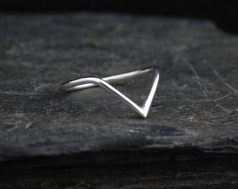 Chevron ring, sterling silver or 14k Gold filled, thin ring, 1.2 mm ring, made at your size. V ring. Skinny ring, thin ring, stacking