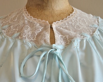Vintage Light Blue Bed Jacket,Small,Chest 36" to 38”,Ivory Yoke and trim,summer blouse,Sexy,Lace,Applique leaves Embroidery,One little Stain
