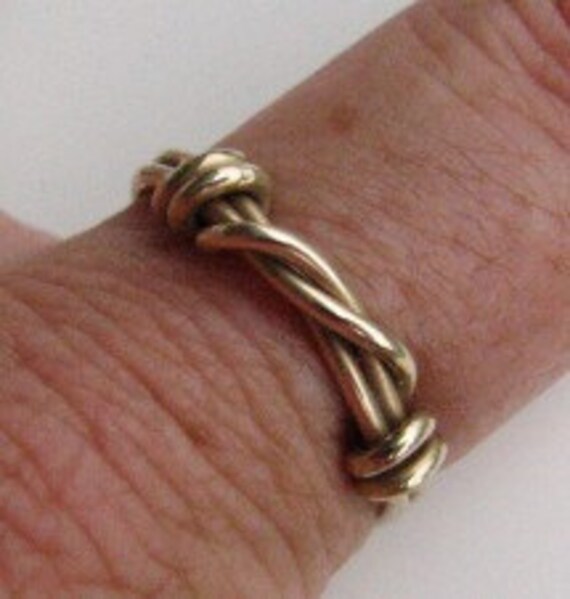 barbed wire ring