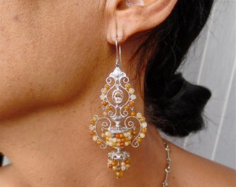 Earrings lamp. Hook closure. Reference: 00-0001.