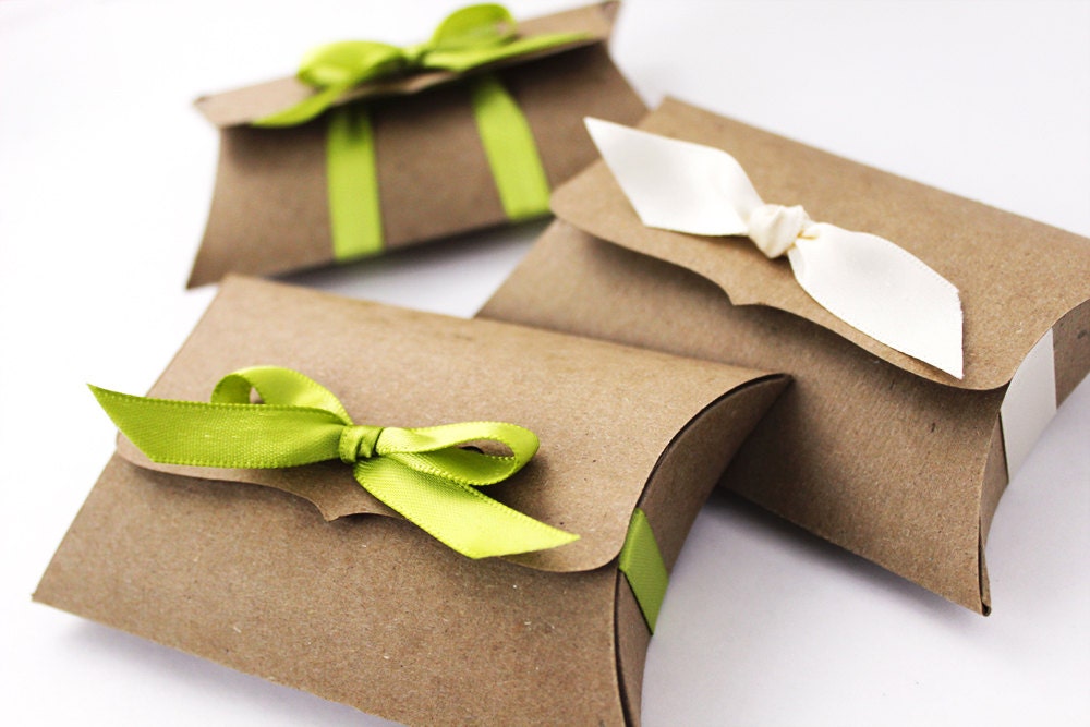 Kraft Pillow Boxes 10 Medium Ribbon Tie Gift Card Holder Kraft Pillow Boxes 10 Medium Ribbon Tie Gift Card Holder