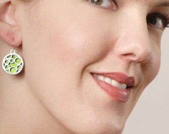 Medium round bubble earrings in LIME