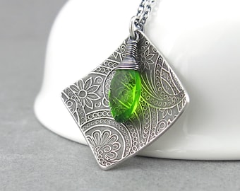 Peridot Necklace Modern Silver Necklace Green Necklace Green Gemstone Necklace August Birthstone Jewelry Birthday Gift for Her - Contrast