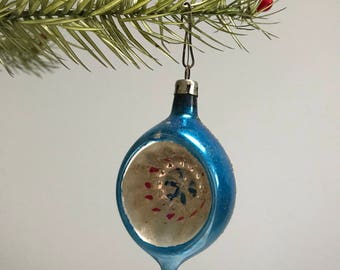 Vintage Deep Indent Christmas Ornament