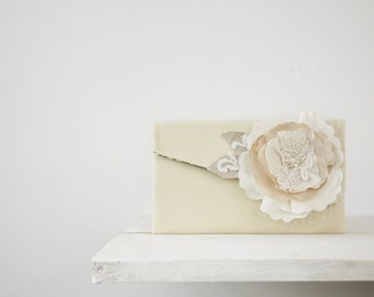 Rustic wedding clutch, bridal purse, bridesmaid gift