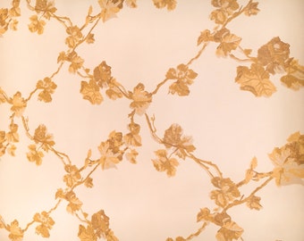 Motif Vintage Wallpaper Gold Lattice Vines