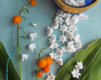 35 Vintage White Lily Of The Valley Bead