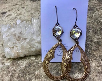 Brass crystal dangle earring