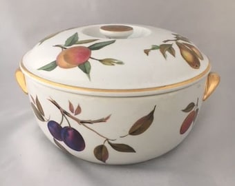 ROYAL WORCESTER EVESHAM pattern, Covered Casserole, Kitchen Decor Porcelain Fruit Pattern Made in England