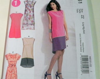 Sheath Dress Pullover semi fitted sleeveless scoop neck sewing pattern McCalls 6551 Plus Size 16 18 20 22 24 26 Bust 38 40 42 44 46 48" FF