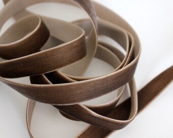 5/8" wide Velvet Ribbon in Brown - 5 yards