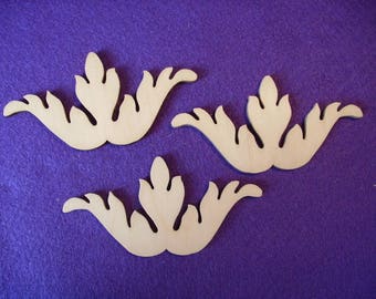 3 ornaments, wood, 10 x 5 cm (06-0005C)