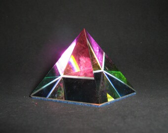 Piramide Liscia Cristallo Peackoc Glass Crystal Colour Pyramid Positive Energy Ornament 105891 Type Pink Floyd