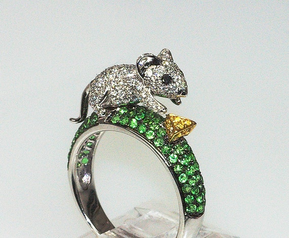 Download 18k unique statement baby mouse ring white gold natural white