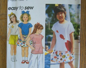 Simplicity 9077, Girl's Top Pants Shorts Skirt