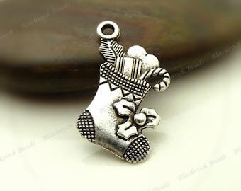 8 Christmas Stocking Charms (Double Sided) 22x12mm Antique Silver Tone Metal - Christmas Stocking Pendants - BL1