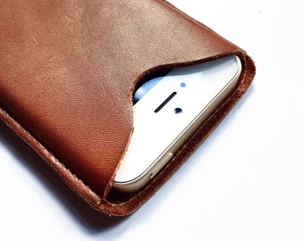 Phone Case / Iphone / Leather Case / Léonny Cha.