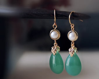 Green agate droplets earrings