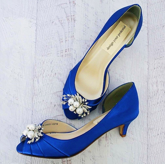 CUSTOM CONSULTATION: Wedding Shoes Design Your Own Wedding Are you dreaming of the perfect wedding shoes? Ellie Wren is a custom wedding shoe design team that works one-on-one with each bride to design her dream wedding