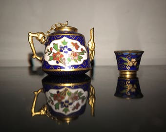 Dolls House Miniature Teapot and cup Teapot 3.5cm tall