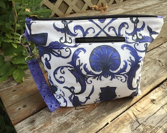 Project Bag with front zip compartment