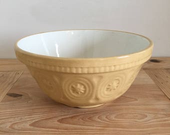 1950's Vintage Baking Bowl 7.5 Inch / 19cm Diameter Made In England
