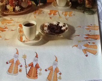 RICO DESIGN - Santa Tablecloth - cross stitch pattern only