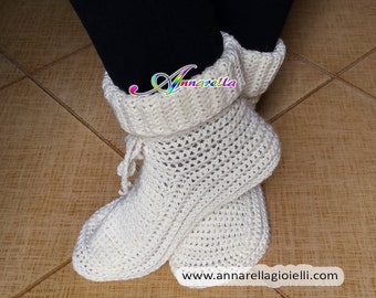 Scarpe da notte uncinetto, calze da notte, crochet, christmas, natale, lana, acrilico, socks, white.