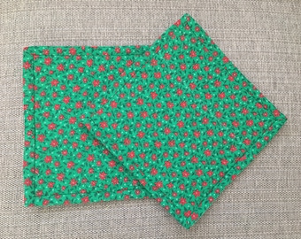 Quilted Pot holders , Potholders,pot holders, Fabric Pot holders, Contemporary Potholders ,8 x 8 inch, green , Christmas gift