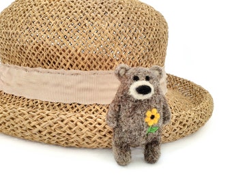 Grizzly bear brooch, Needle felt Teddy bear brooch, Stuffed animal jewelry, Graduation gift, Mothers day gift, Black eyed susan flower pin