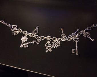 Skeleton vintage key bracelet