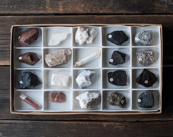 Vintage Rocks and Minerals Collection - 20 Specimens Rock and Mineral Kit, Geology Earth Science Collection, Geology Samples