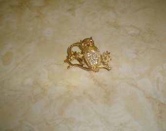 vintage pin brooch goldtone owl on branch rhinestones