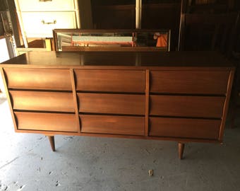 Mid Century Danish Modern Johnson-Carper Triple Nine Drawer Credenza Dresser