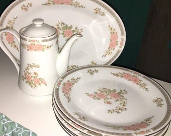 Vintage Fairfield Spring Mist pattern platter, tea pot and set of 5 dinner plates!