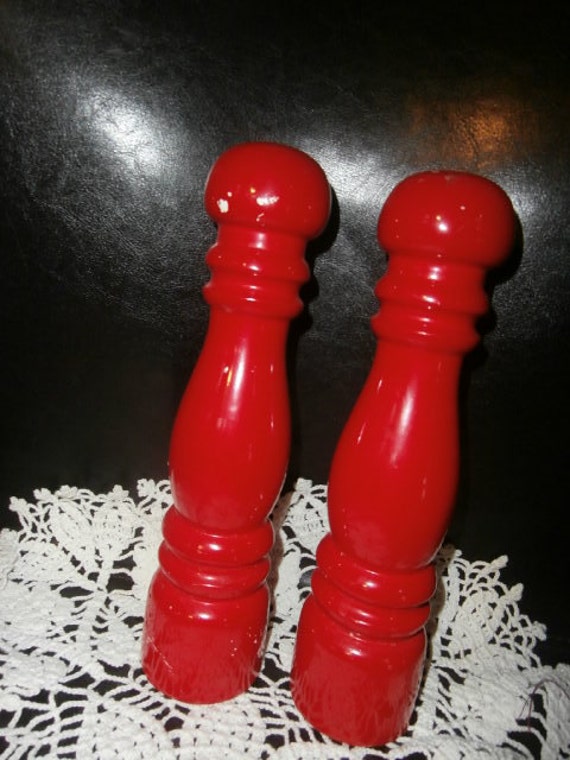 Salt & Pepper Shakers Tall Red High Gloss 4042 Made in