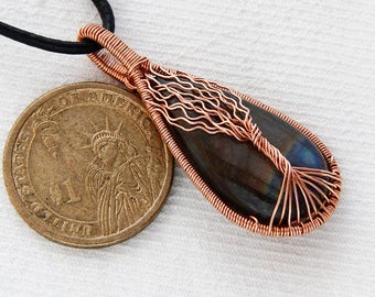 Labradorite pendant - labradorite necklace - labradorite jewelry - dainty labradorite - mystic labradorite - drop pendant - drop necklace