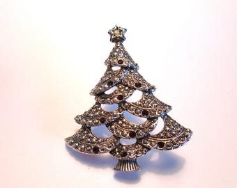 Collectible brooch from AVON (336)